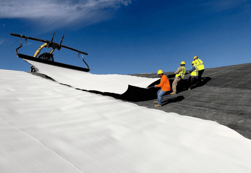 Geotekstil Filamen Poliester Kekuatan Tegangan Cemerlang