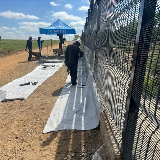 Airport runway reinforced geotextile