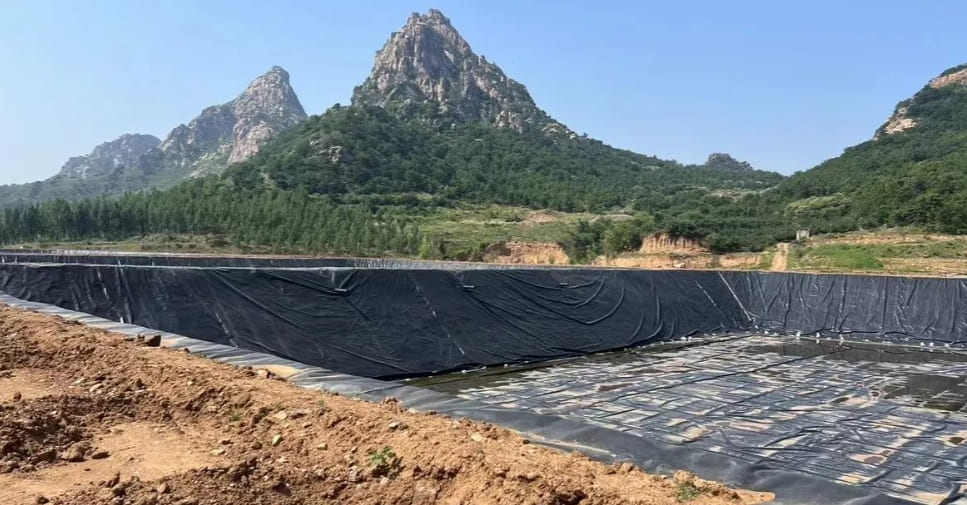 Makinis na HDPE Geomembrane